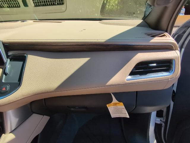 Photo of 2024 Iridescent Pearl Tricoat Chevrolet Suburban