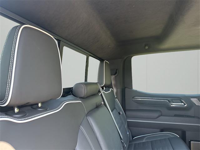 Photo of 2024 Onyx Black GMC Sierra 1500