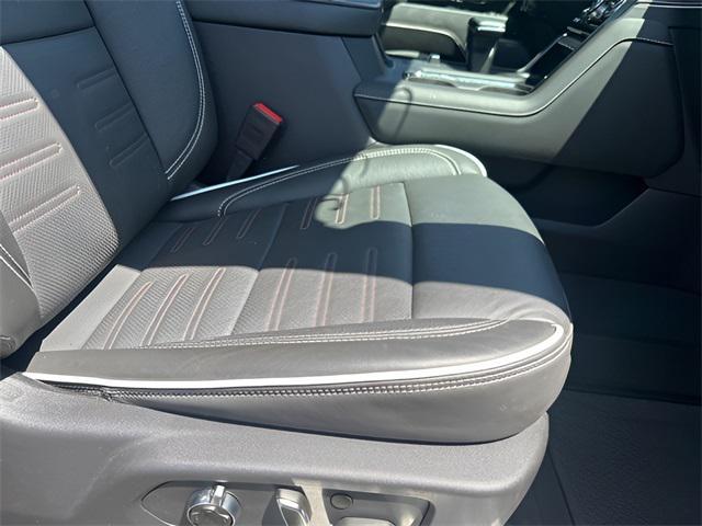 Photo of 2024 Onyx Black GMC Sierra 1500