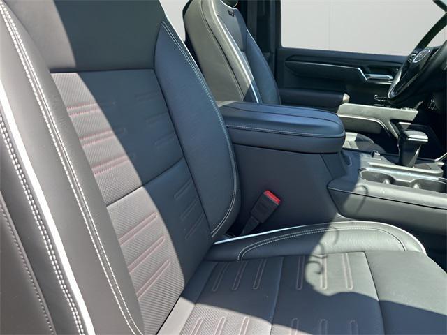 Photo of 2024 Onyx Black GMC Sierra 1500