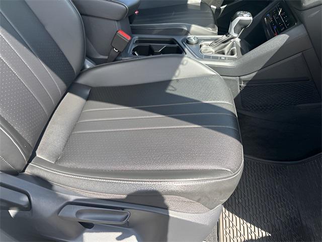 Photo of 2024 Pure White Volkswagen Tiguan