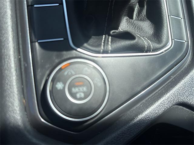 Photo of 2024 Pure White Volkswagen Tiguan
