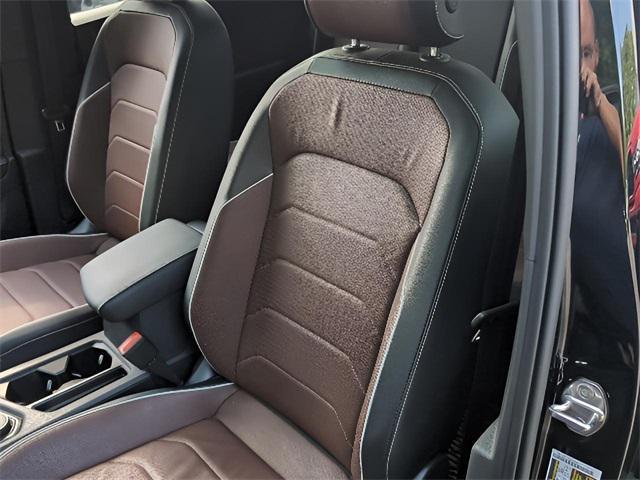 Photo of 2024 Deep Black Volkswagen Tiguan