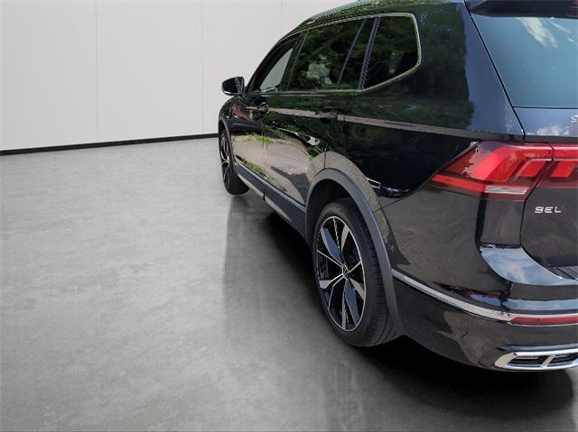Photo of 2024 Deep Black Volkswagen Tiguan