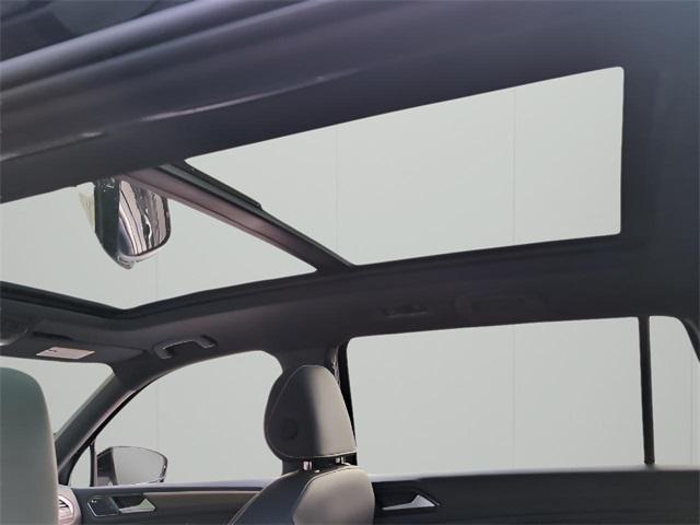 Photo of 2024 Deep Black Volkswagen Tiguan