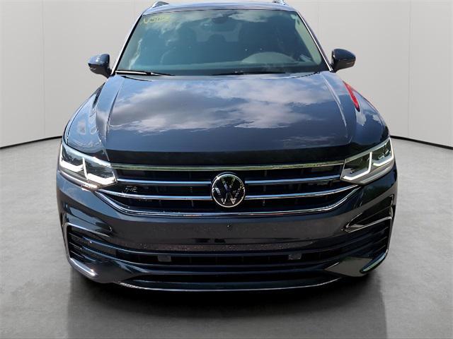 Photo of 2024 Deep Black Volkswagen Tiguan