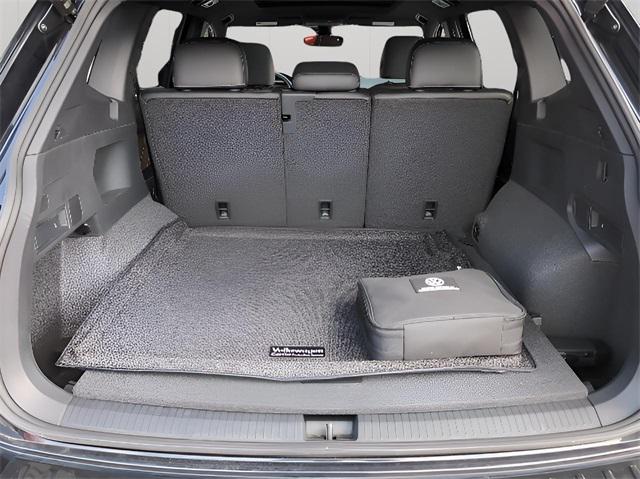 Photo of 2024 Deep Black Volkswagen Tiguan