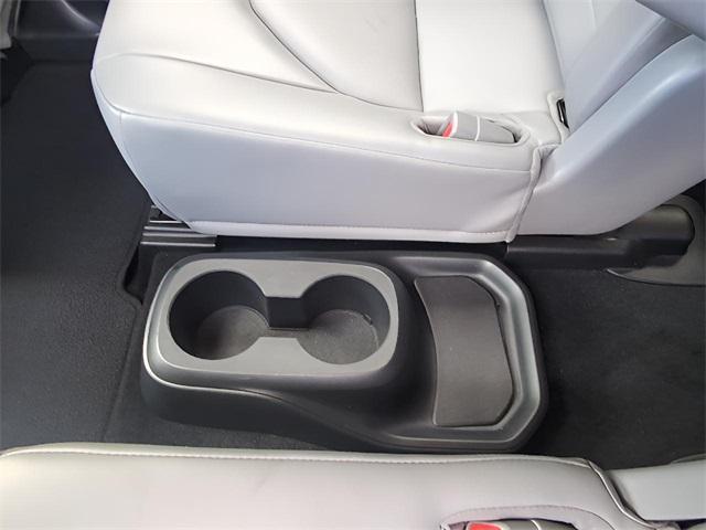 Photo of 2021 Celestial Silver Metallic Toyota Highlander Hybrid