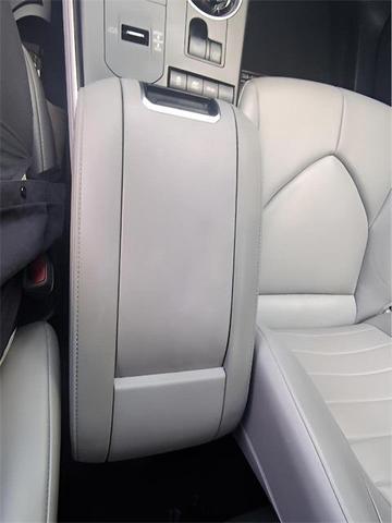 Photo of 2021 Celestial Silver Metallic Toyota Highlander Hybrid