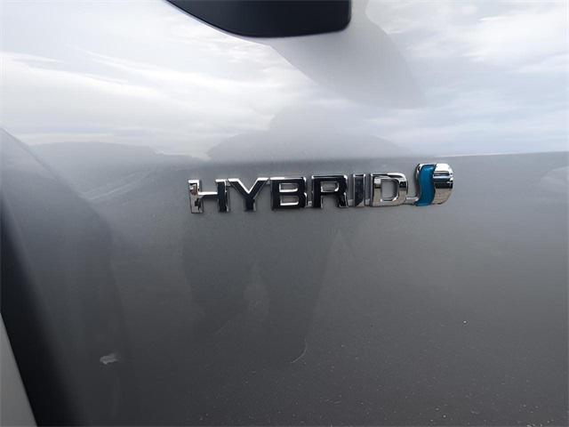 Photo of 2021 Celestial Silver Metallic Toyota Highlander Hybrid