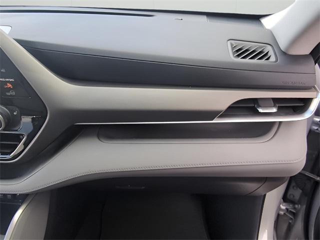 Photo of 2021 Celestial Silver Metallic Toyota Highlander Hybrid