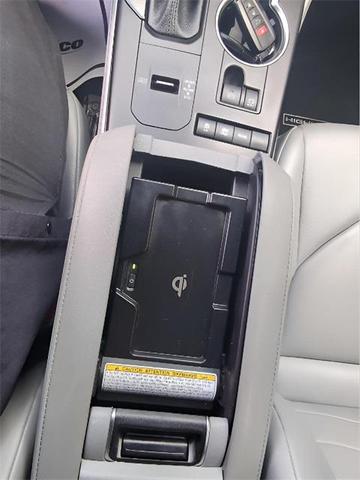 Photo of 2021 Celestial Silver Metallic Toyota Highlander Hybrid