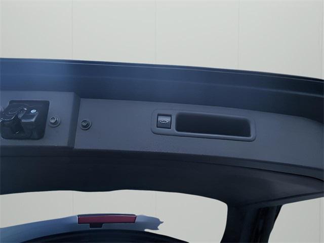 Photo of 2021 Celestial Silver Metallic Toyota Highlander Hybrid