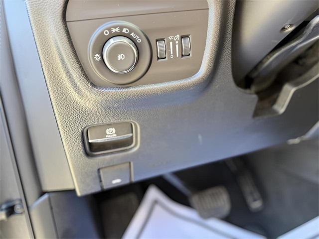 Photo of 2023 Baltic Gray Metallic Clearcoat Jeep Grand Cherokee L