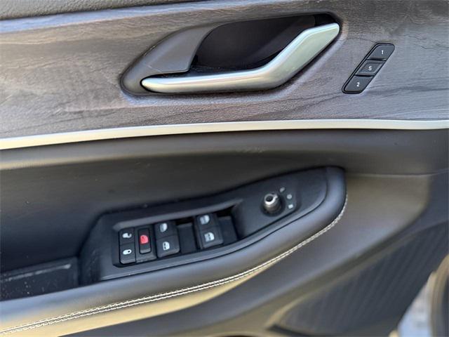 Photo of 2023 Baltic Gray Metallic Clearcoat Jeep Grand Cherokee L