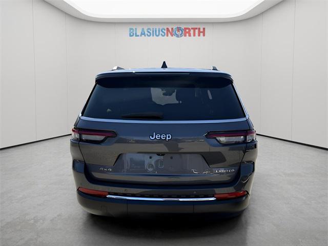 Photo of 2023 Baltic Gray Metallic Clearcoat Jeep Grand Cherokee L