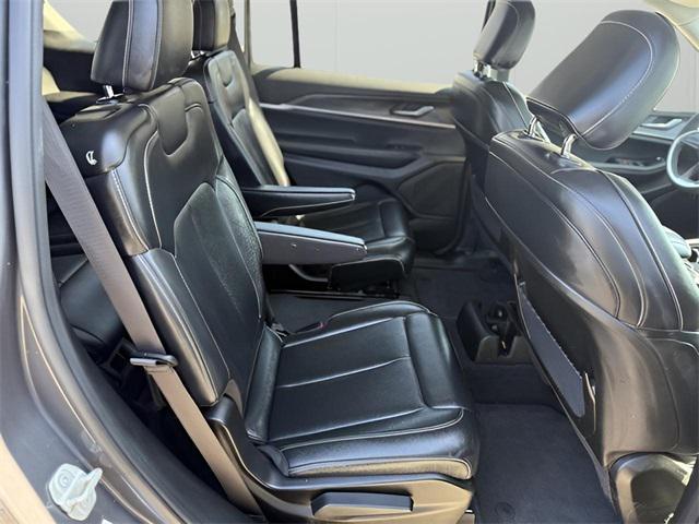 Photo of 2023 Baltic Gray Metallic Clearcoat Jeep Grand Cherokee L