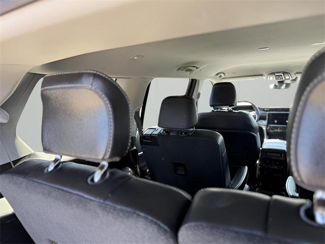 Photo of 2023 Baltic Gray Metallic Clearcoat Jeep Grand Cherokee L