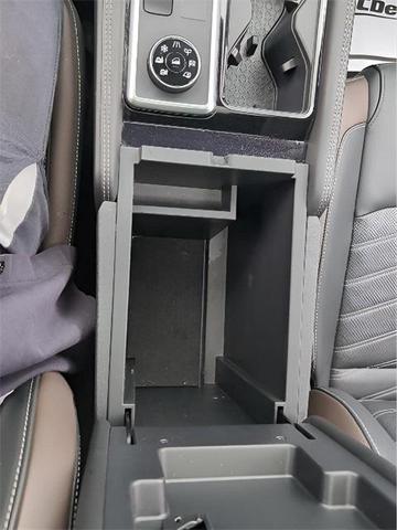 Photo of 2024 Brilliant Silver Metallic Nissan Pathfinder