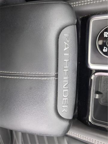 Photo of 2024 Brilliant Silver Metallic Nissan Pathfinder