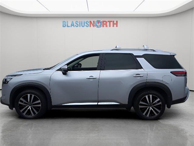 Photo of 2024 Brilliant Silver Metallic Nissan Pathfinder