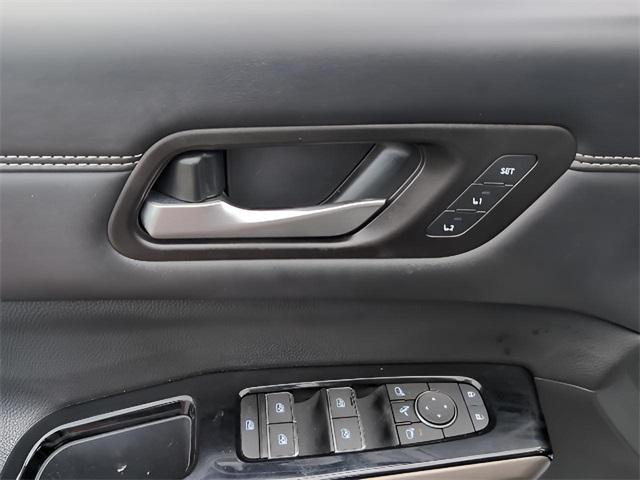 Photo of 2024 Brilliant Silver Metallic Nissan Pathfinder