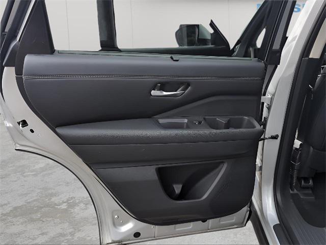 Photo of 2024 Brilliant Silver Metallic Nissan Pathfinder