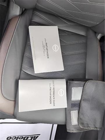 Photo of 2024 Brilliant Silver Metallic Nissan Pathfinder
