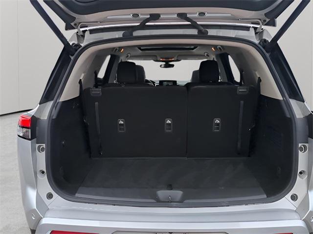 Photo of 2024 Brilliant Silver Metallic Nissan Pathfinder