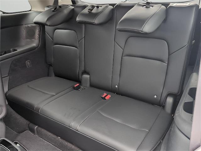 Photo of 2024 Brilliant Silver Metallic Nissan Pathfinder