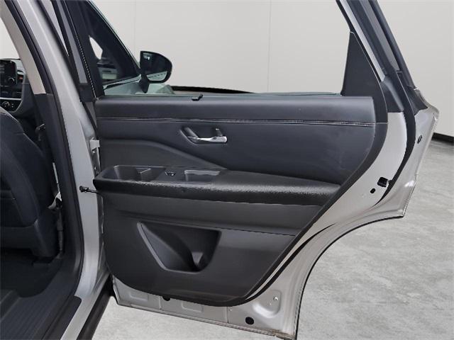 Photo of 2024 Brilliant Silver Metallic Nissan Pathfinder