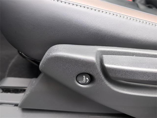 Photo of 2024 Brilliant Silver Metallic Nissan Pathfinder