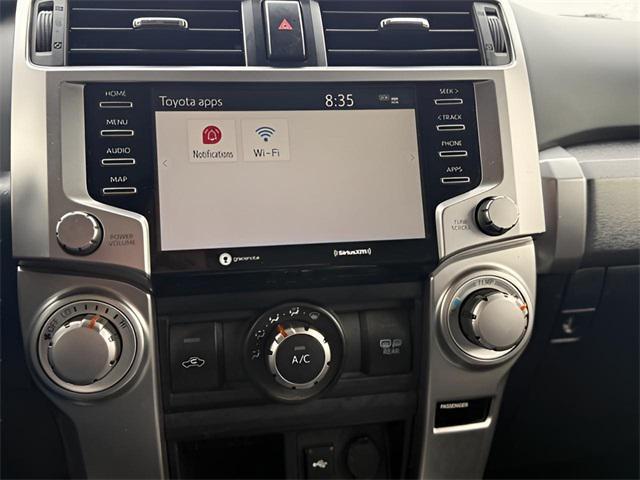 Photo of 2022 White Toyota 4Runner