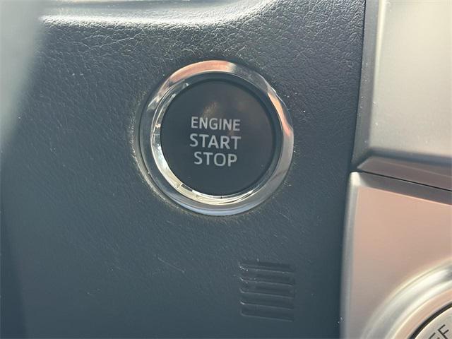 Photo of 2022 White Toyota 4Runner