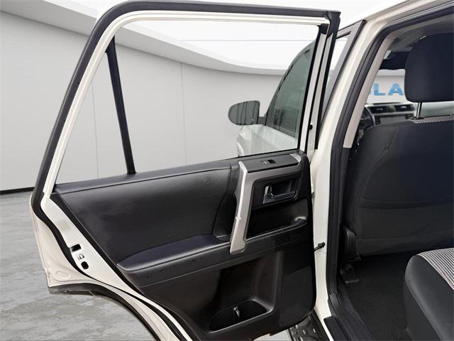 Photo of 2022 White Toyota 4Runner