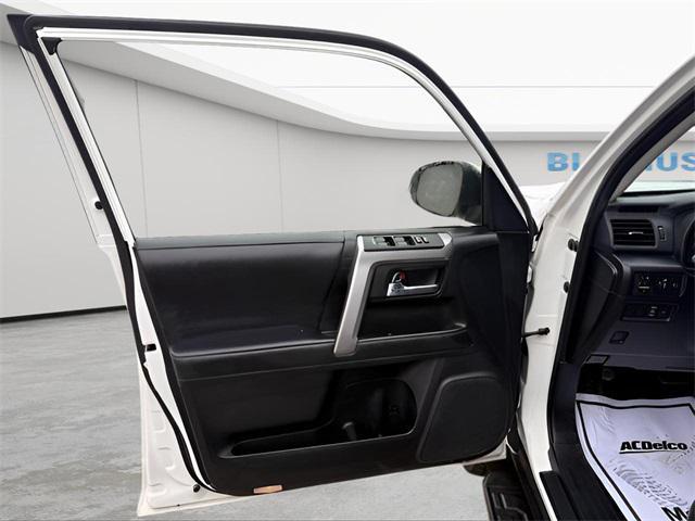 Photo of 2022 White Toyota 4Runner