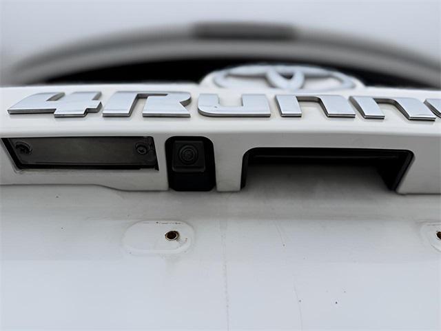 Photo of 2022 White Toyota 4Runner