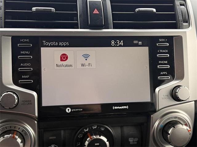 Photo of 2022 White Toyota 4Runner