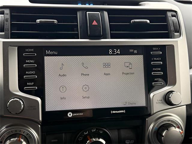Photo of 2022 White Toyota 4Runner