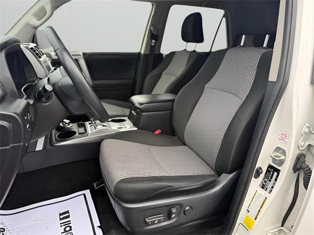 Photo of 2022 White Toyota 4Runner