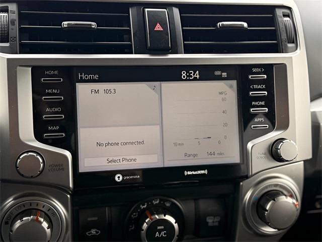 Photo of 2022 White Toyota 4Runner