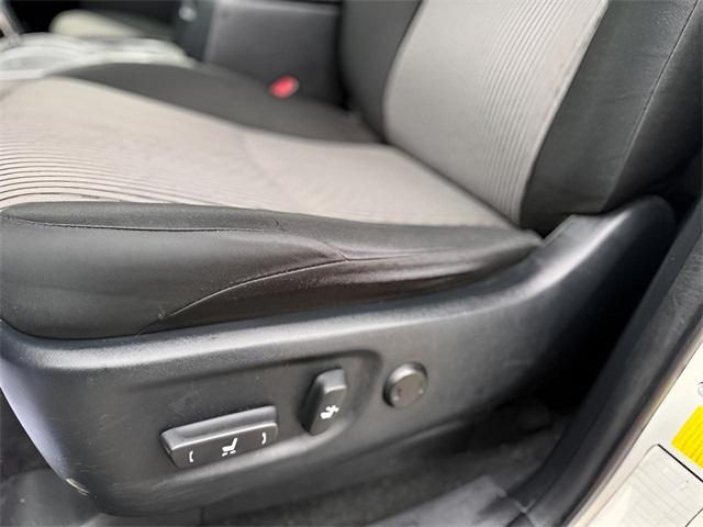 Photo of 2022 White Toyota 4Runner