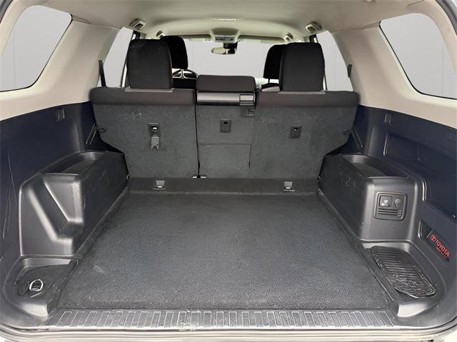 Photo of 2022 White Toyota 4Runner