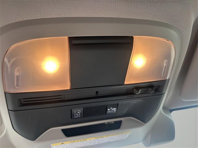 Photo of 2023 Crystal White Pearl Subaru Crosstrek