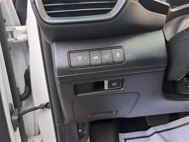 Photo of 2022 Quartz White Hyundai SANTA FE