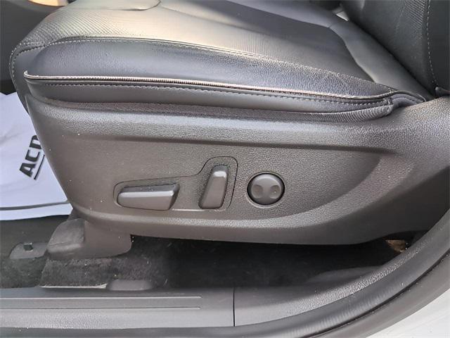 Photo of 2022 Quartz White Hyundai SANTA FE