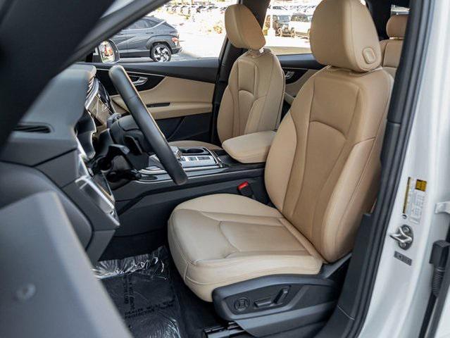 Photo of 2021 Glacier White Metallic Audi Q7