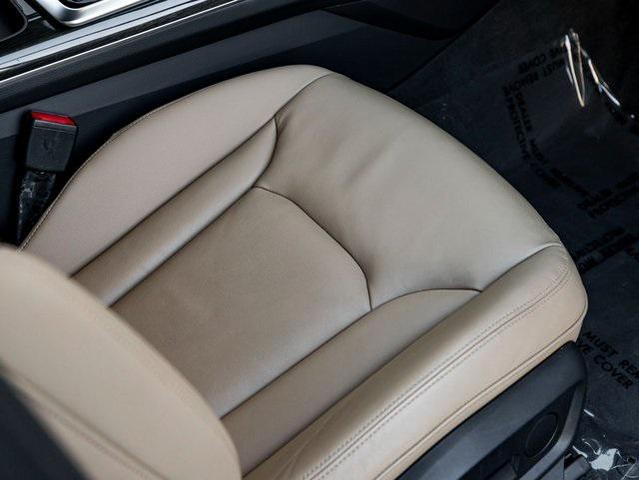 Photo of 2021 Glacier White Metallic Audi Q7
