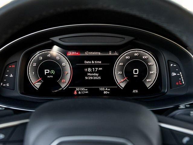 Photo of 2021 Glacier White Metallic Audi Q7
