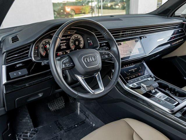 Photo of 2021 Glacier White Metallic Audi Q7